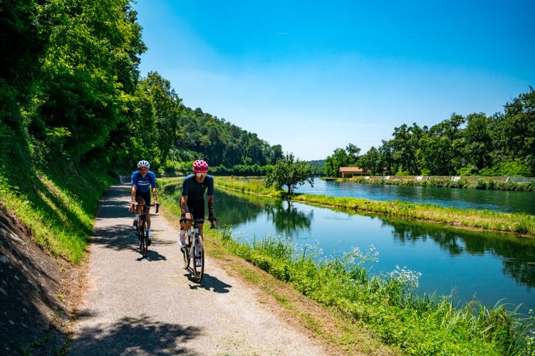 Pedalar em direção a Pavia